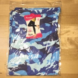 Woman’s multicolored leggings